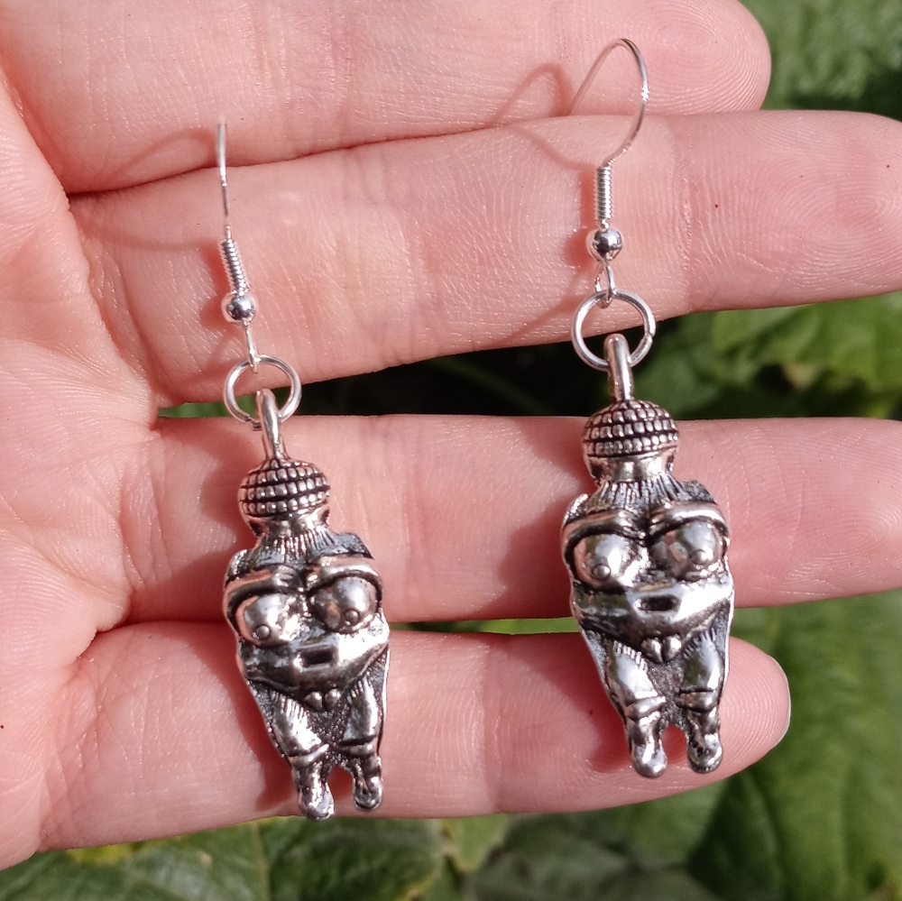 Venus of willendorf earrings